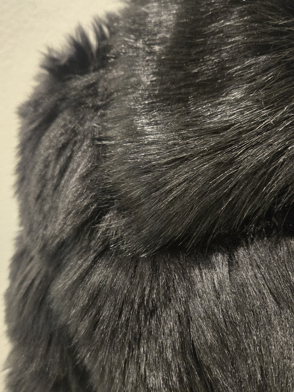 Black Faux Fur Cropped Jacket - Women - Picture 2 of 7